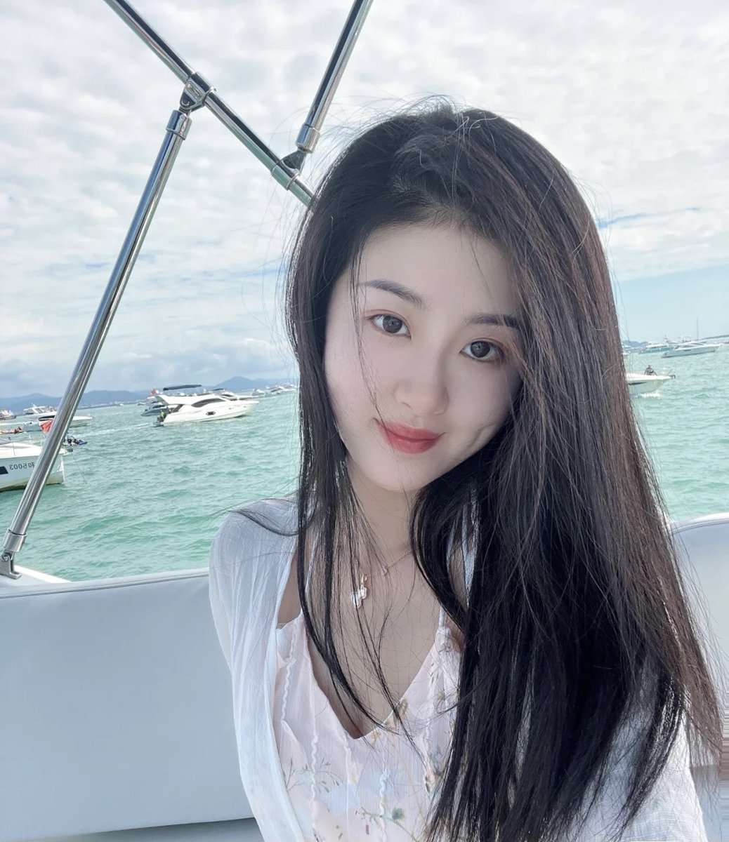 Anna900808's tweet photo. Pick a team:

Team 🅰️             Team 🅱️
$ETH                   $BNB
$SOL                   $LUNA
$ADA                   $AVAX
$MATIC               $DOT https://t.co/a3fdRsysSf