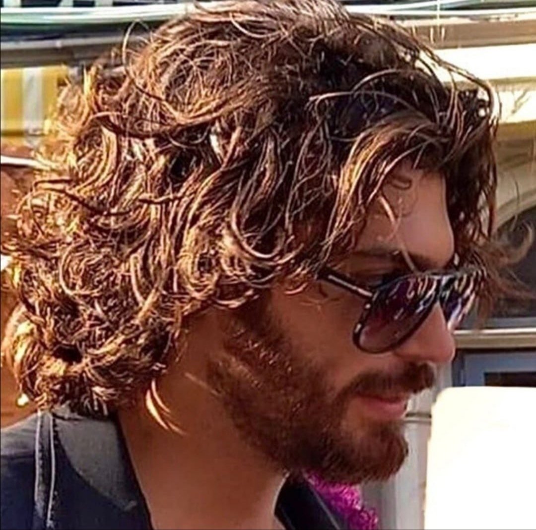 Para relajarnos un ratito, que estilo de peinado os gusta más en Can??
Yo ya sabéis que no puedo vivir sin mi 'Niño de los Rizos'😍😍
#CanYaman
#CanYamanMania
#CanYamanForChildren
#SembraStranoAncheAMe