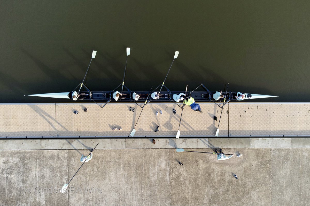 jjgiddens's tweet photo. Cambridge University train on the River Great Ouse in Ely ahead of The Boat Race, which returns to the River Thames in London next month https://t.co/AUWCG0EePq