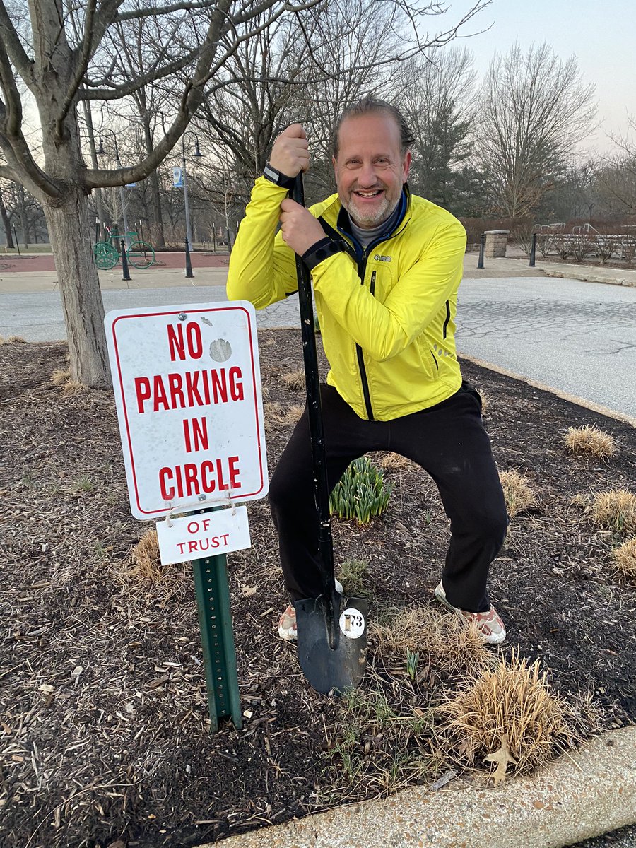 F3StLouis's tweet photo. At F3 we always end every beat down with a Circle of Trust where men can open up, safe from motor vehicles … thanks to Snow Bunny. https://t.co/4rFFhLllmu