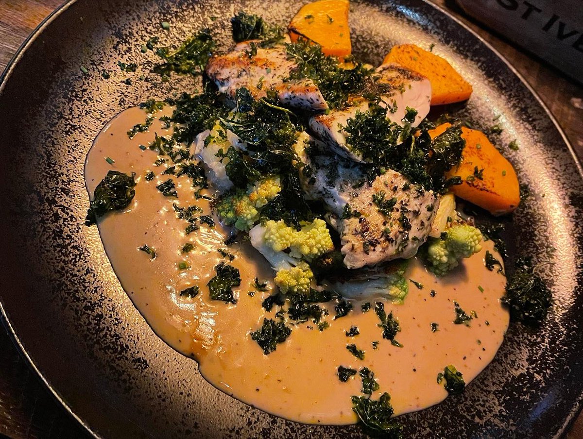 andiabz's tweet photo. Dinner and Drinks at a local brewery @ksityopanimo in Tampere 

Proper restaurant quality food &amp; great beers to pair #Finland #Tampere #Pyynikin https://t.co/aH7qR4KJ7S
