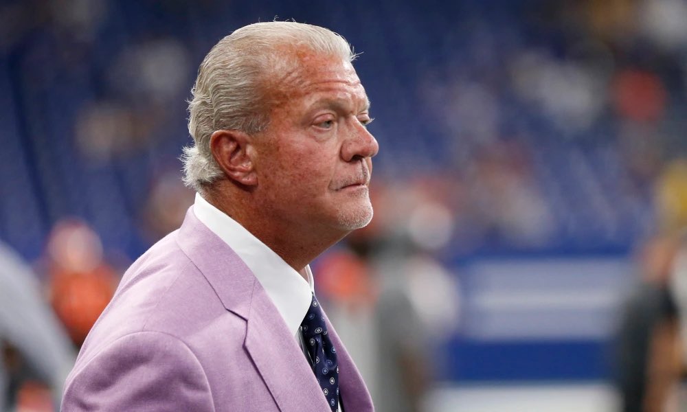 LockedOnColts's tweet photo. Carson Wentz wanted to meet with Jim Irsay to “clear the air” on his future, but #Colts owner declined 😳 (via @zkeefer) https://t.co/eCiDi982Dn