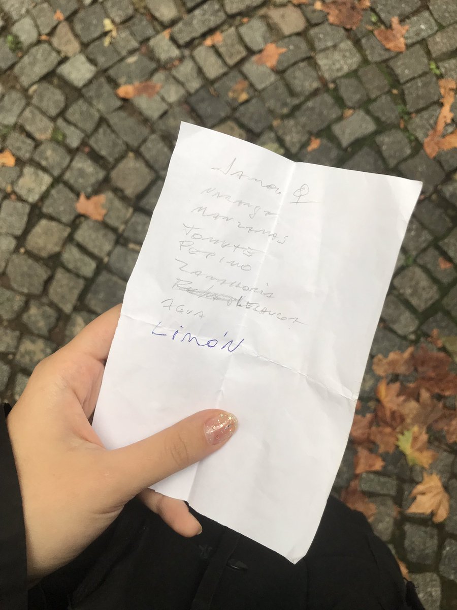 Me puse una campera de mi papá y me encontré una lista del súper en el bolsillo. Te extraño todo el tiempo.