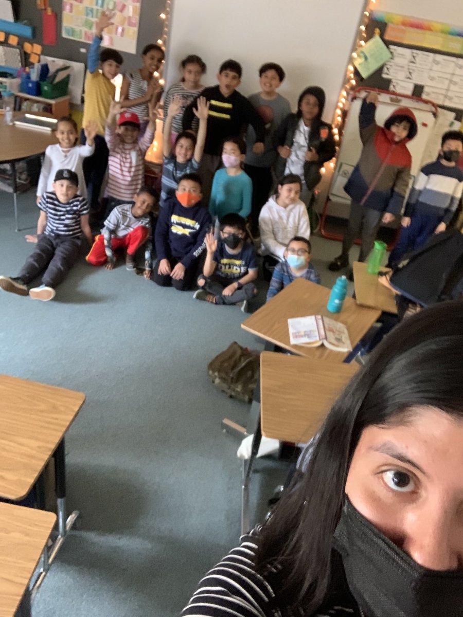 We’re wild about reading ⁦<a href="/ParklawnLibrary/">Mrs. Zamudio</a>⁩