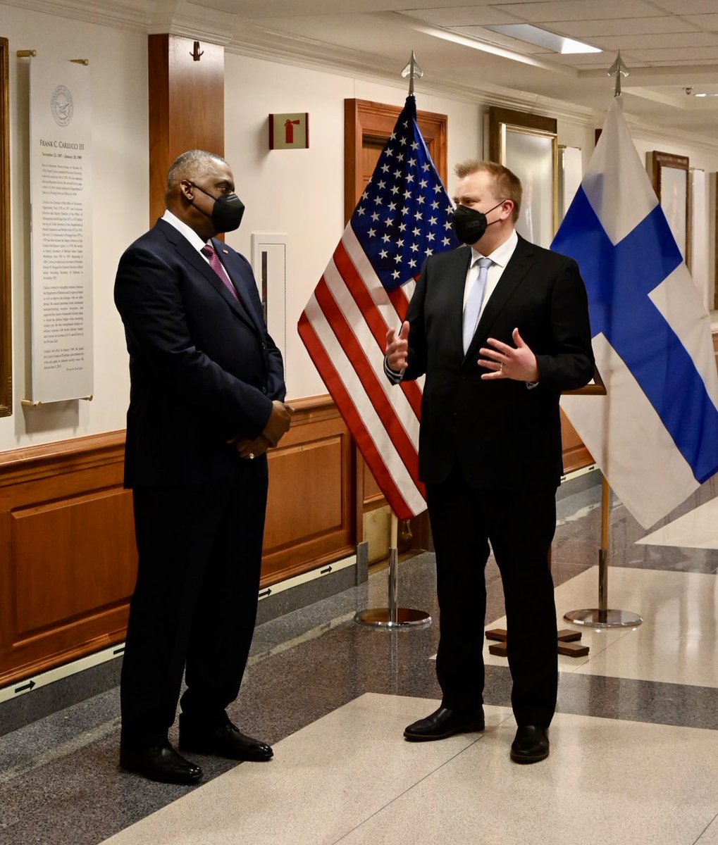 DefenceFinland's tweet photo. MoD @anttikaikkonen had a productive meeting with @SecDef. They agreed on the next steps to deepen defence cooperation between 🇫🇮 and 🇺🇸. Now working on a concrete roadmap. 

”Important discussions on Ukraine, European security and further cooperation with our close partner.” https://t.co/i46bKawBtX