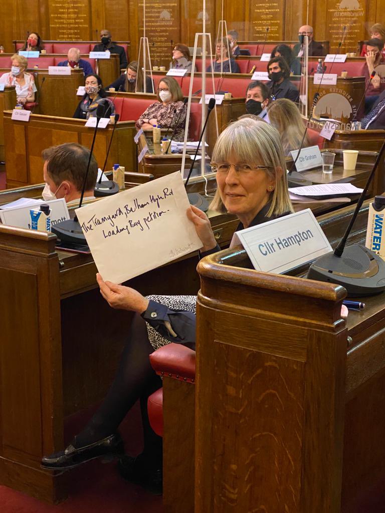 NightingaleSMcD's tweet photo. I handed in a petition from residents of Tramyard apartments #Balham High Road to request @TfL for a loading bay. #TrinityActionTeam #WandsworthConservatives acting for local people. https://t.co/GToQoUhH0U