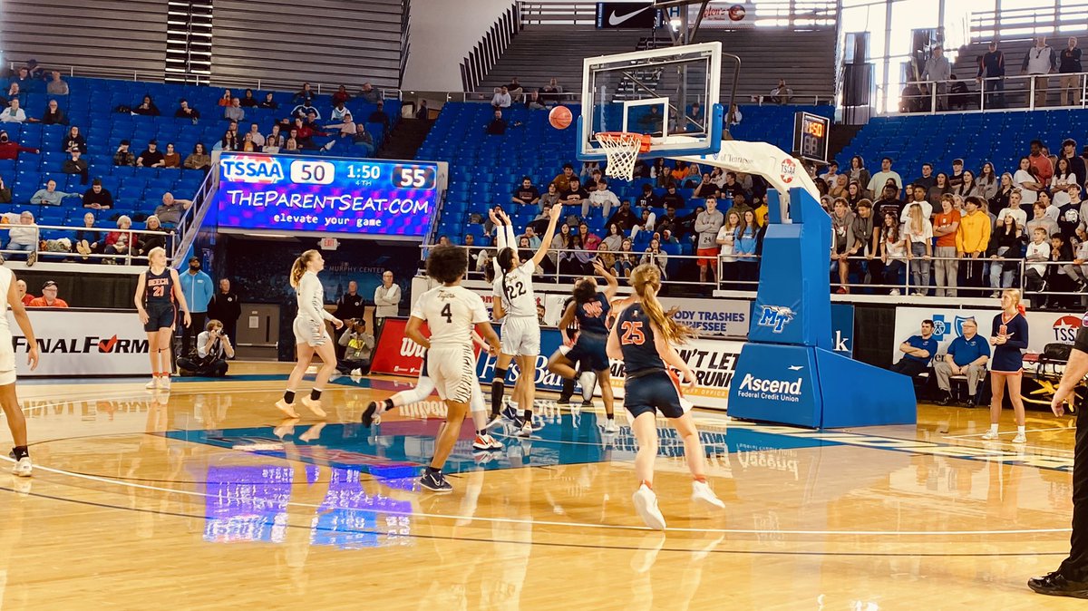 KrisFreemanPA's tweet image. Got here early to see @BeechBucsSports @co_sumner knock off Arlington in the @tssaa Class 4-A girls quarterfinals #sumnerstrong - now on the mic for the final three 4-A games today. #PAAnnouncer 🎙