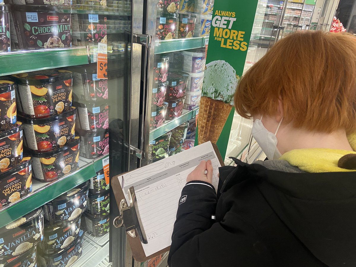 MrsVecchio's tweet photo. Moving our learning to the local @FoodBasicsCA as we planned out the costs of our Empower completion celebration this Friday! Ss compared no name vs brand name, prices per unit, and used mental math to estimate the costs while staying within budget @hillsideTwolves @PeelSchools https://t.co/hrwxQnqIwg