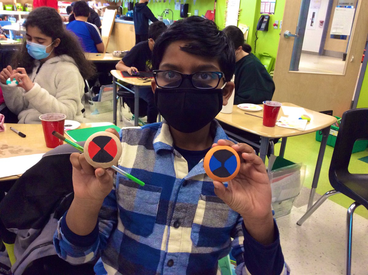 Msfinnsclass1's tweet photo. This yo-yo painting project was supposed to happen in December, but instead it’s become a fun week-before-March-Break project. Yo-yos just need to be assembled so we can play with them on Friday #JoyfulClassroom #awesomekids https://t.co/qr1B9JqAtx