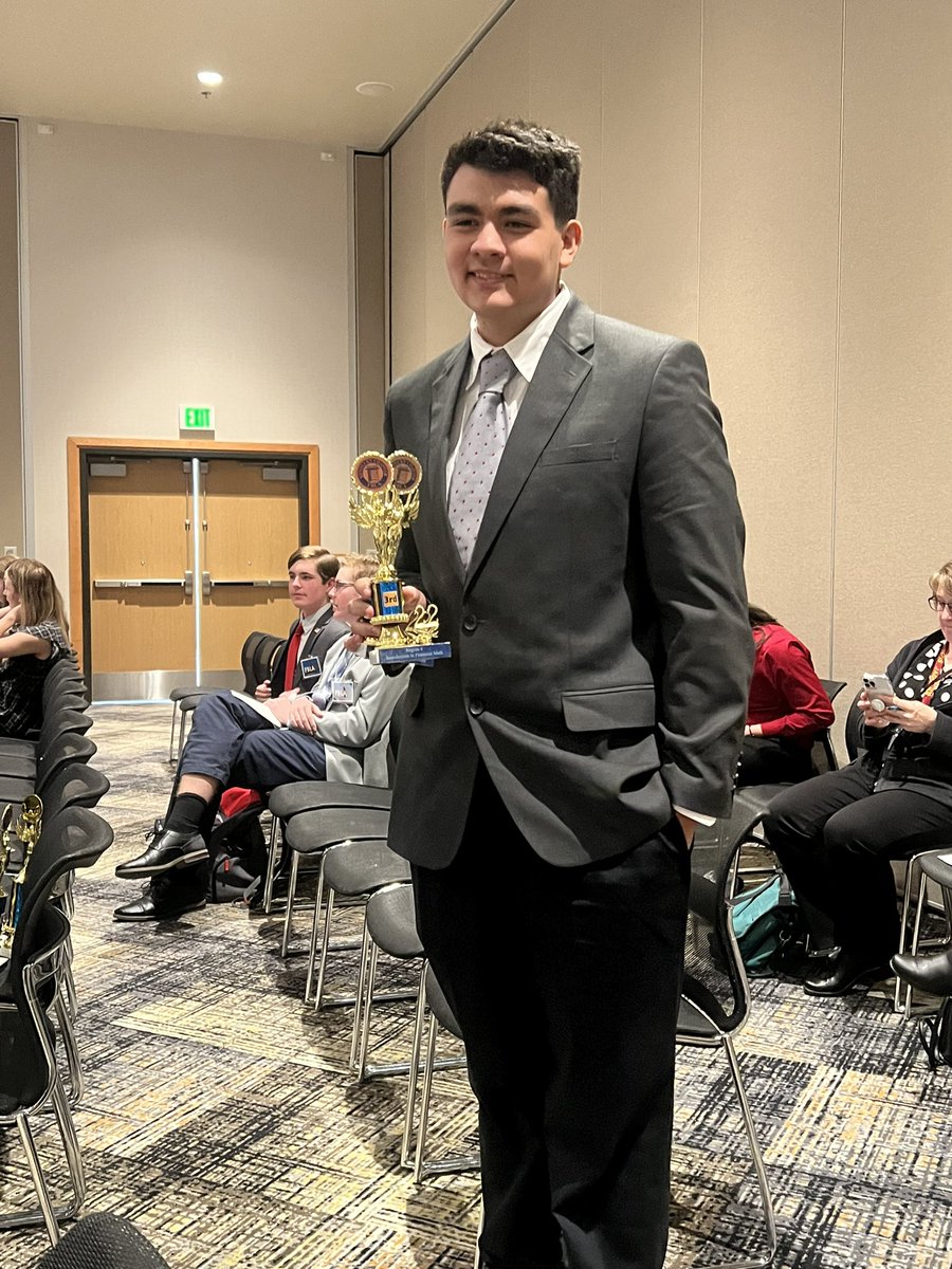 dixie_business's tweet photo. He killed in Financial Math. Awesome job Nick. @DixieHeightsHS https://t.co/sR6SMrWuV9