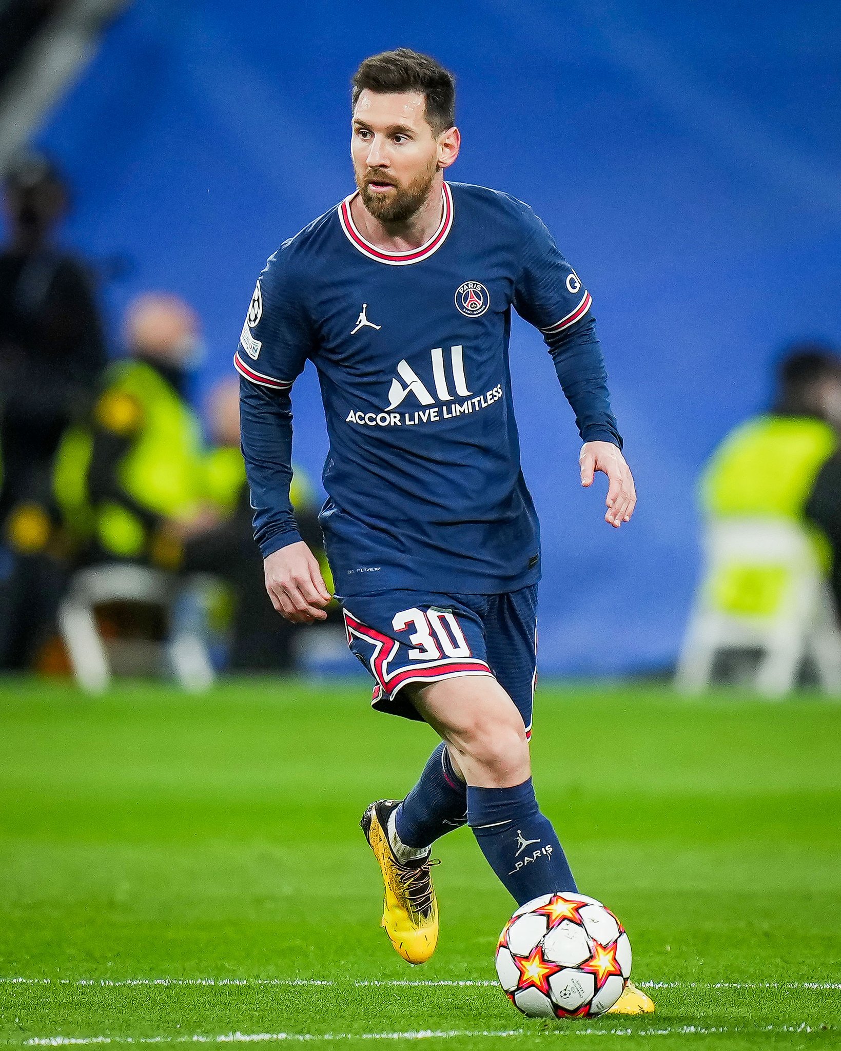 B/R Football on Twitter "Messi in midfield today 🔥…