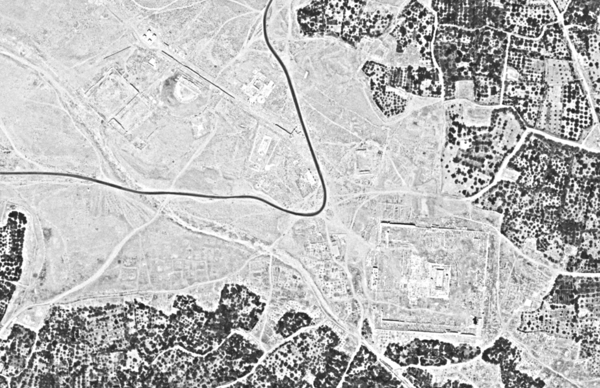 jasonalikur's tweet photo. Georeferencing a #KH9 #HEXAGON image of Palmyra Syria for a student. 8 May 1974. https://t.co/lvY1Xr3Ym8