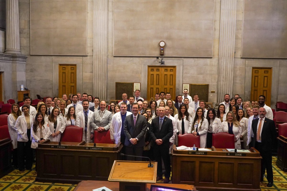 Great seeing members of the <a href="/TNCRNA/">TNCRNA</a> this morning in the <a href="/TNHouseReps/">Tennessee House of Representatives</a>. Talked about how health care &amp; our response to illness &amp; disease continues to evolve. Appreciate TANA’s dedication in serving #TN patients!