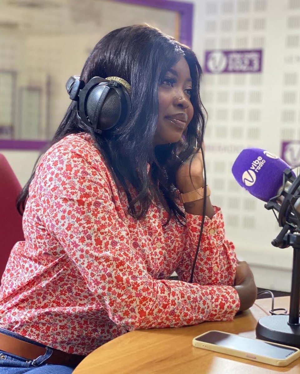 royukaay's tweet photo. Les femmes étant à l’honneur durant ce mois de Mars, nous sommes ravis d’avoir eu comme invitées dans la rubrique « Royukaay » @LoumThiara et @AmySoumare4 
Un échange qui aura été riche en: partage, enseignements, motivations et émotions à l’image de ces deux femmes de référence. https://t.co/PBfaFDNaM8