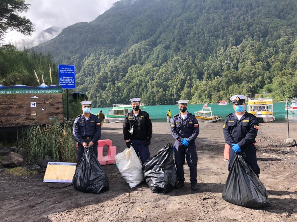 ASPLosLagos's tweet photo. Todos ellos recolectaron en un día casi 600 kilos de residuos, especialmente mascarillas y envases de comida. https://t.co/3pVcgLy5cu