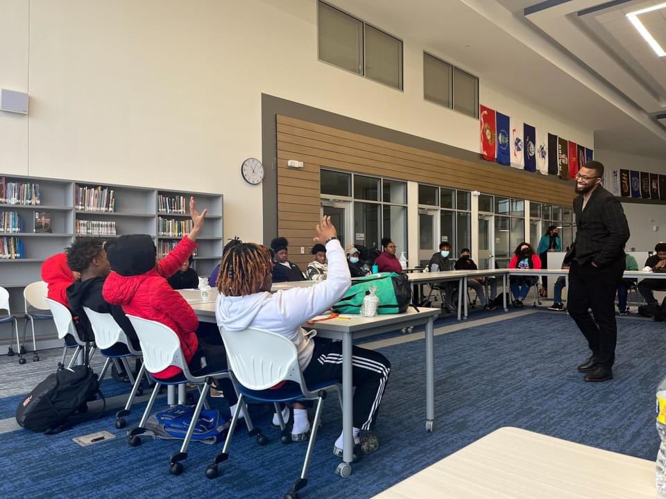 BoydClewis's tweet photo. I see the fire in their eyes. These are going to be some super successFul kids out of Eastern Hills High School! #BlackTechTwitter https://t.co/6uUaPNfbig