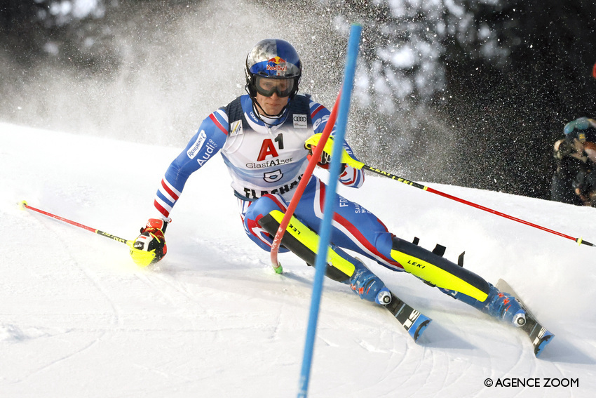 COMME UN AIR DE DÉJÀ VU ! 
1 an plus tard, <a href="/clement__noel/">Clement Noel</a> monte une fois de plus sur la deuxième marche du podium en Slalom à Flachau 🇫🇷🔥
<a href="/AlexPinturault/">Alexis Pinturault</a> dans le TOP 15.