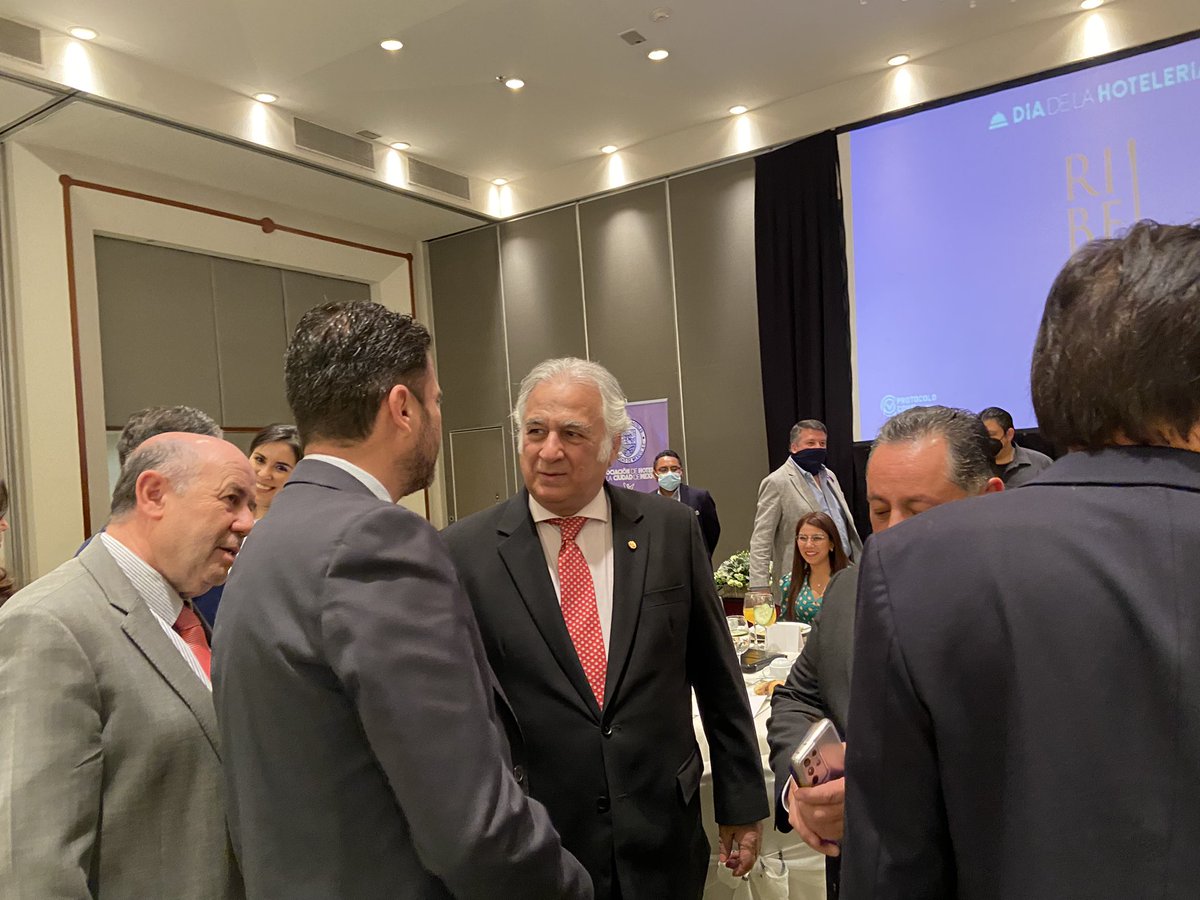 fjaviersolis's tweet photo. Día de la hotelería. @SECTUR_mx  gracias a la asociación de Hoteles de la Ciudad de México por la invitación https://t.co/vv0tmbtKmp