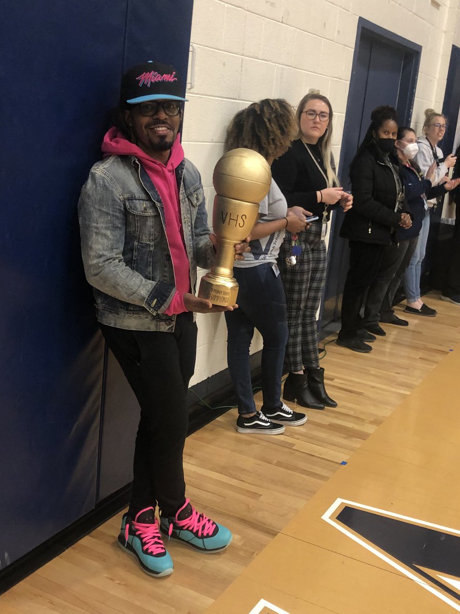 ATEAM56598677's tweet photo. Varina Boys Basketball Championship Game loading….. Let’s Go Blue Devils! @VAeducatorDAT @AthleticsVarina https://t.co/WoeokLKSsU