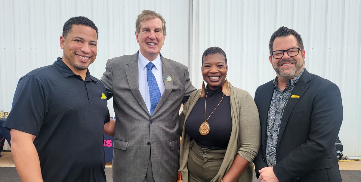 edgefactory's tweet photo. It was a great experience to be at the @2022USAGames  Countdown Announcement in #Orlando!

We love the new @lynxbusorlando busses!!

Here is Marcus, Chontay and Brian with Special Olympics USA Games President and CEO, Joe Dzaluk.

#ShineAsOne #edgefactory https://t.co/sf8AoAThgL