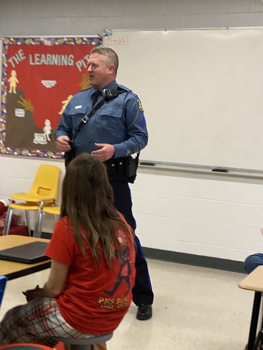 Career Exploration class had a great educational presentation by Sgt. Henry from MSHP. Informative, real-life, and entertaining. We appreciate your valuable time. ⁦@CCMSTigers⁩ #reallifelearning #careerexplorations