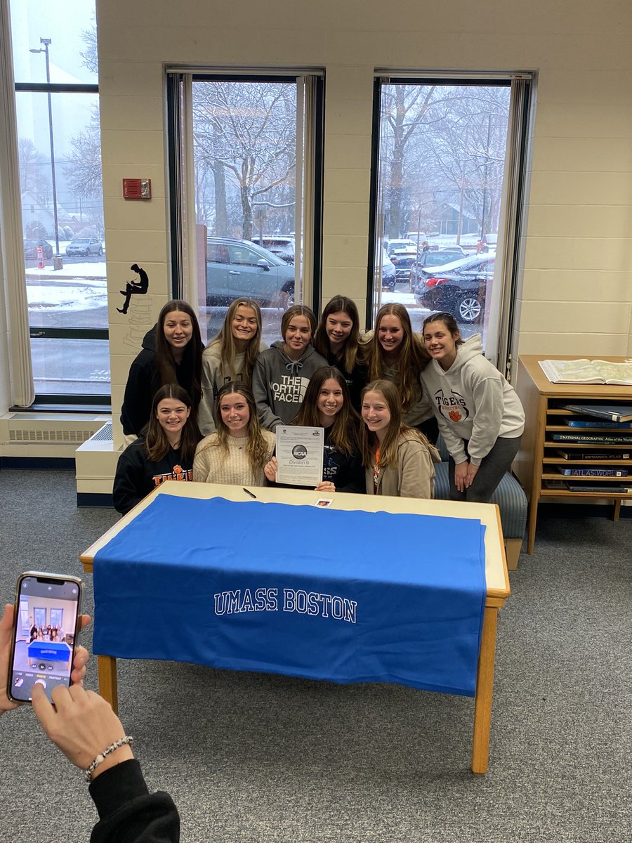fishomatic303's tweet photo. Congratulations Elyse Manzi on her signing to play College ⚽️!! #AlwaysaTiger https://t.co/WuU78hhgR1