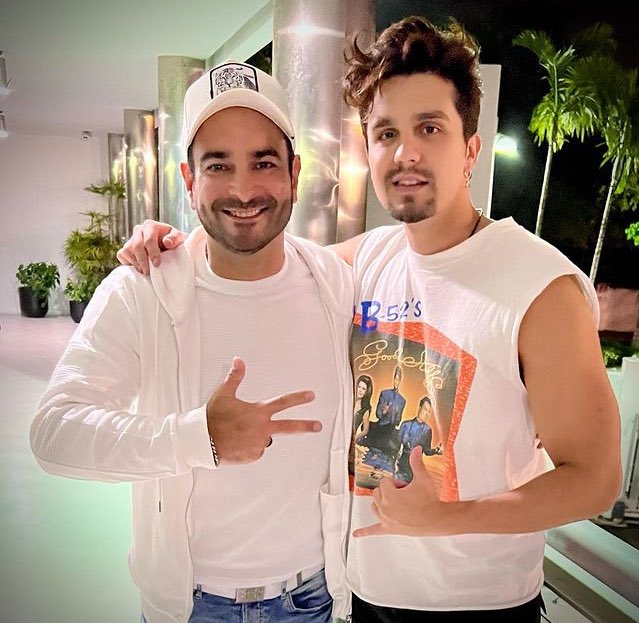 updateluans's tweet photo. 🚨 Luan Santana viaja a Miami a trabalho. O cantor está produzindo músicas com os estrangeiros Yoel Henríquez, Latin Grammy winner, e Oriana Hidalgo no 5020 Studio. Nesse estúdio, os produtores já trabalharam com grandes nomes internacionais, como Jlo, Camilo, Nicky Jam e Wisin. https://t.co/kADi8CNNR3