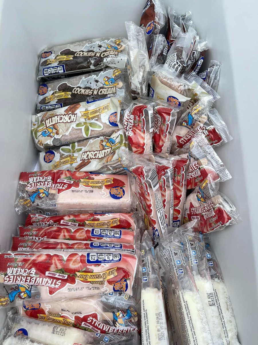 TAMUCCPD's tweet photo. Paletas Con Policias 2022 #tamucc #goislanders #shakasup #wildnwackywednesday #paletas https://t.co/0ySsAKJxSW