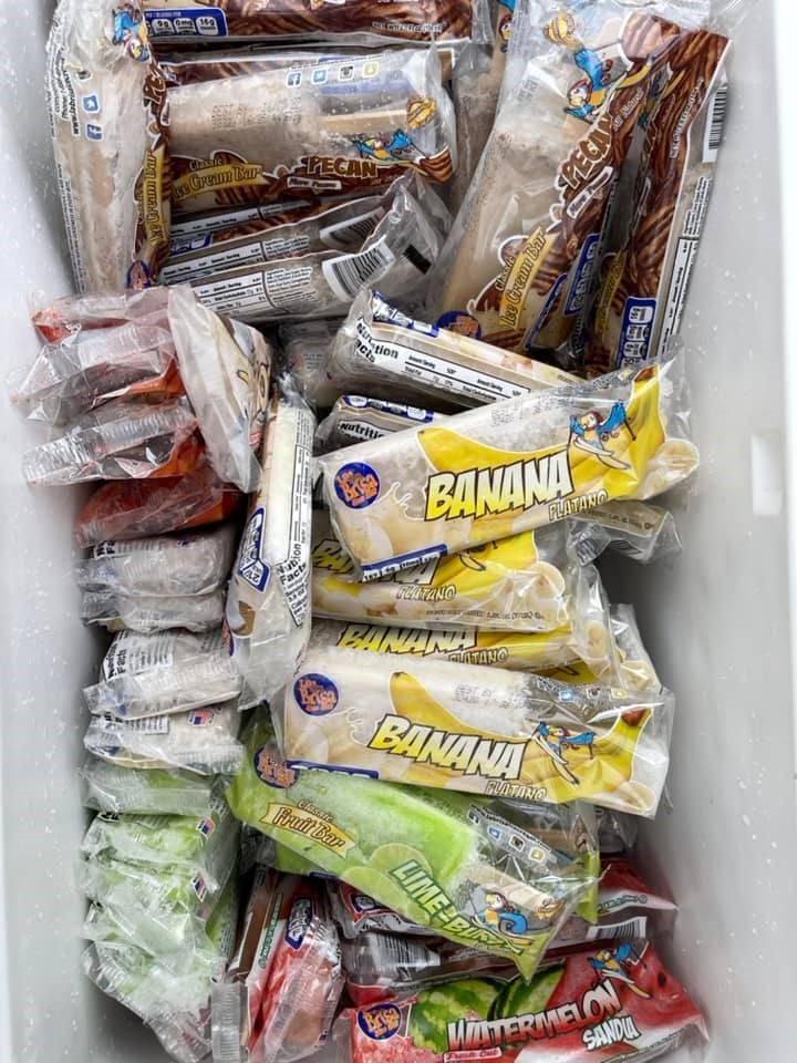 TAMUCCPD's tweet photo. Paletas Con Policias 2022 #tamucc #goislanders #shakasup #wildnwackywednesday #paletas https://t.co/0ySsAKJxSW