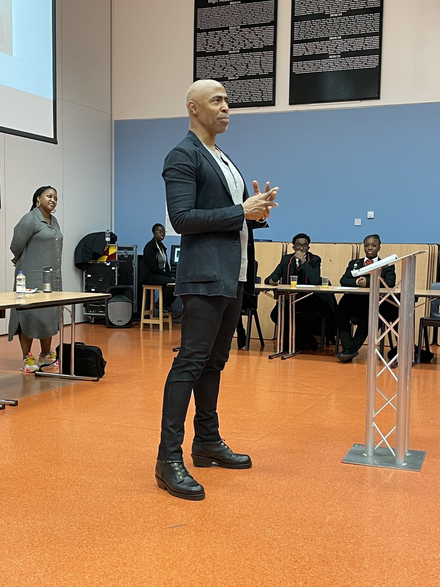 LBTS_SCHOOL's tweet photo. What an amazing day for LBTS! Thank you so much to @TransworldBooks for organising a fantastic day of speakers and workshops for our students. @EricDCollins, Zara Bartels &amp; @DrWaheedArian  - you were all a true inspiration to our students today! https://t.co/zUpHlzDxAq