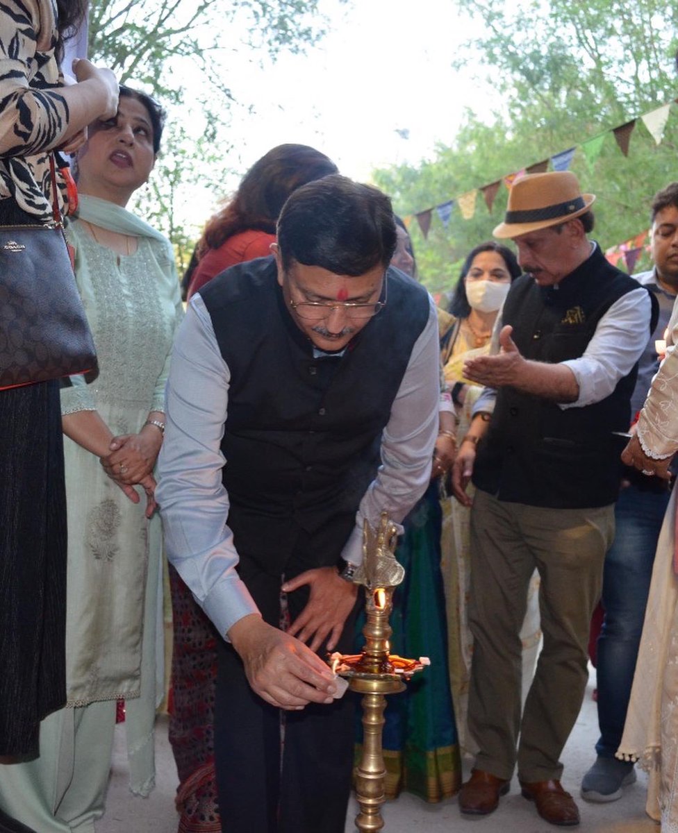 peepaltree_'s tweet photo. Celebrating Int Women's Day at Asiad Village! SDMC in association with Peepal Tree Foundation converted a Dhalao into a beautiful village to launched project ‘Asmita’, for skill development and livelihood interventions for less privileged women and library for children. https://t.co/RukrponcXT
