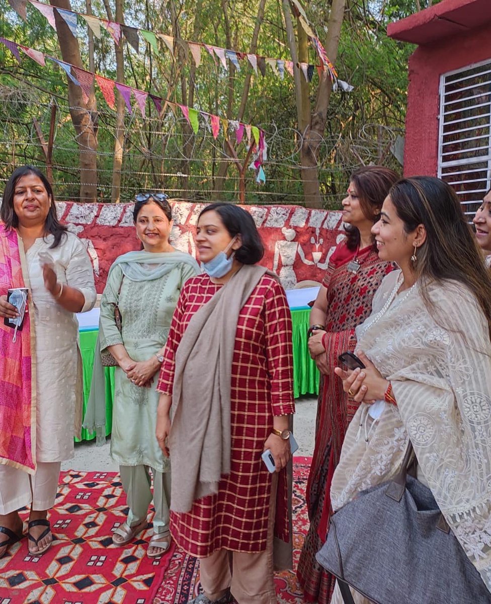 peepaltree_'s tweet photo. Celebrating Int Women's Day at Asiad Village! SDMC in association with Peepal Tree Foundation converted a Dhalao into a beautiful village to launched project ‘Asmita’, for skill development and livelihood interventions for less privileged women and library for children. https://t.co/RukrponcXT
