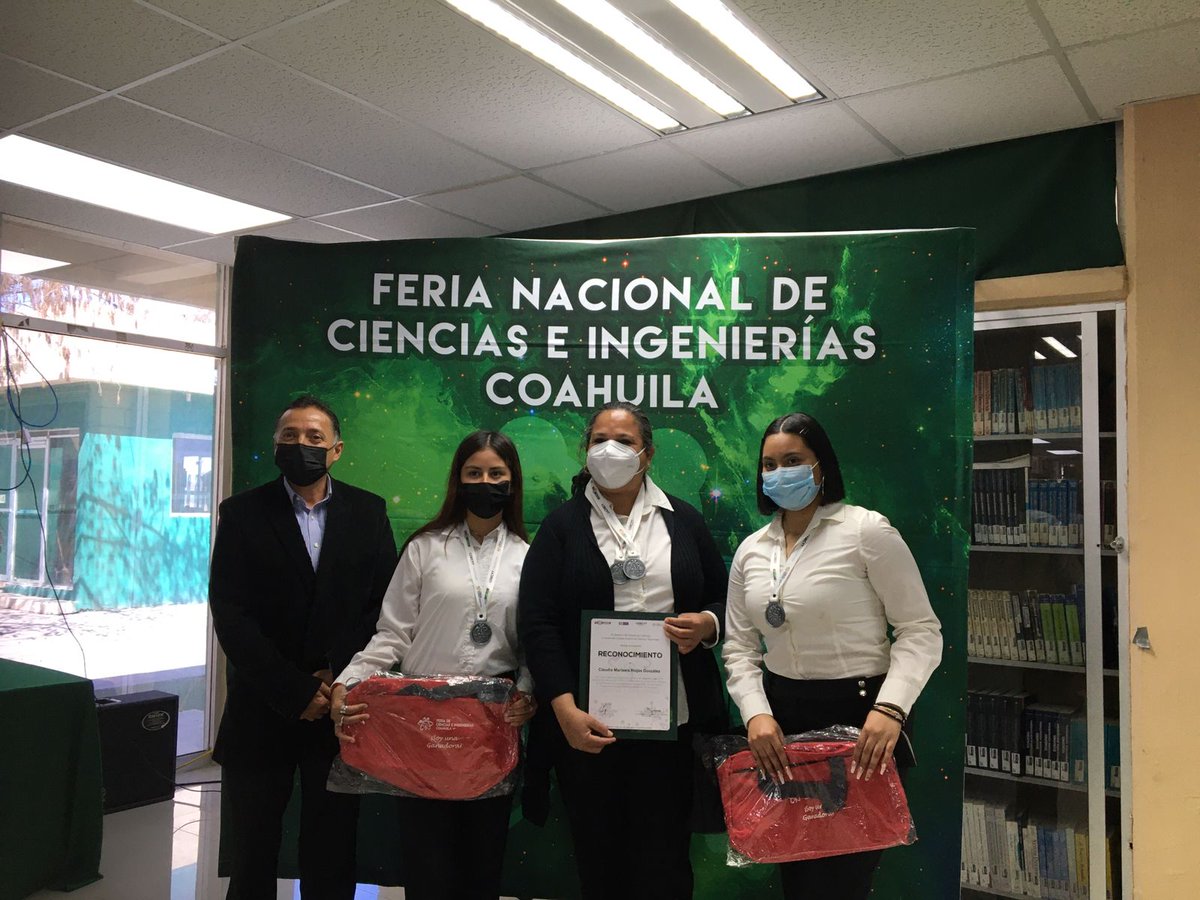 Felicitamos a Carolina Blanco y Paulina Cortés de León, estudiantes del Plantel Palaú, por obtener el Segundo lugar en la categoría Ciencias de la Tierra y Ambientales en la Feria de Ciencias e Ingenierías con el prototipo “Dispensador ecológico para la desinfección de manos”.