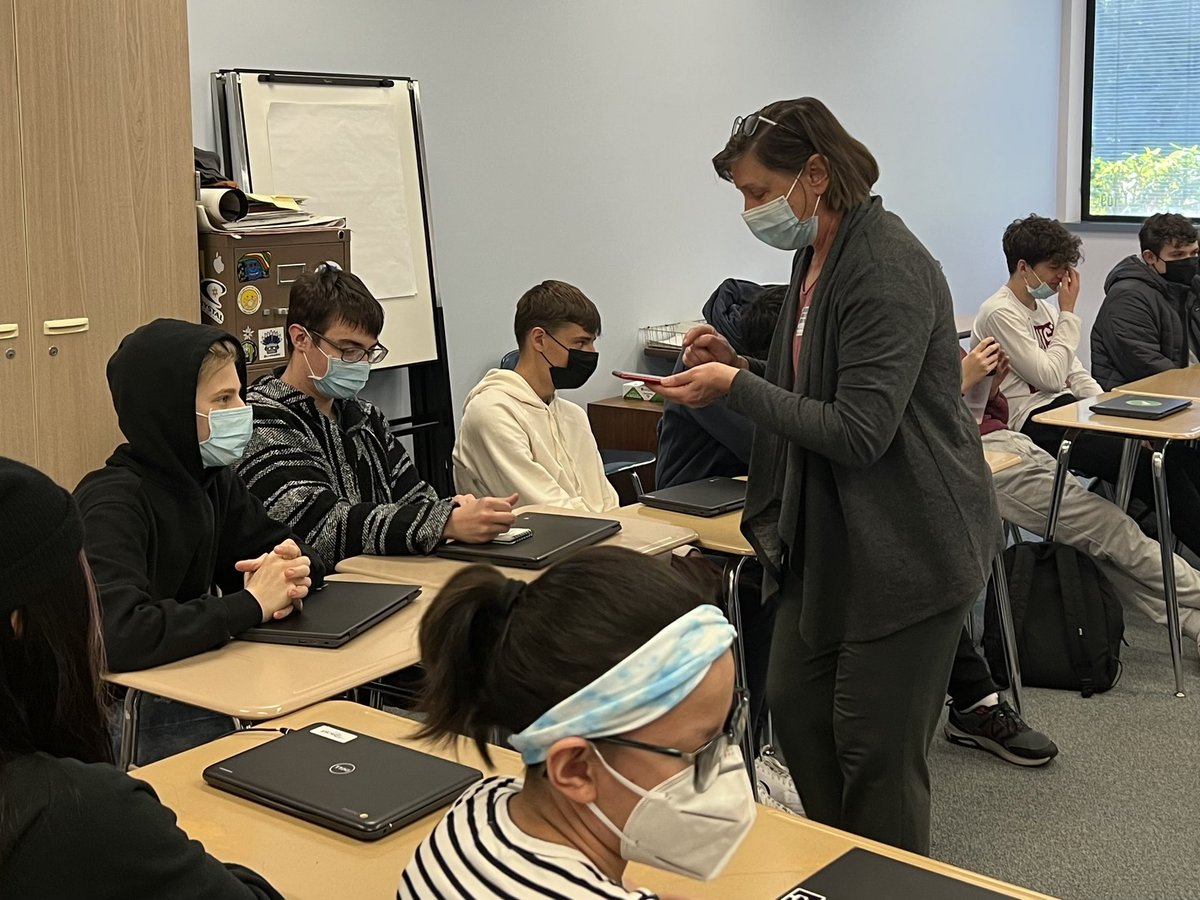 psdcomms's tweet photo. GHHS students talk with @GigHarborNow reporter Chris Henry about the lifting of the state-wide mask mandate later this week. Watch for the story coming out Monday. #WeArePSD @psd401 https://t.co/uWi9mdbTz8
