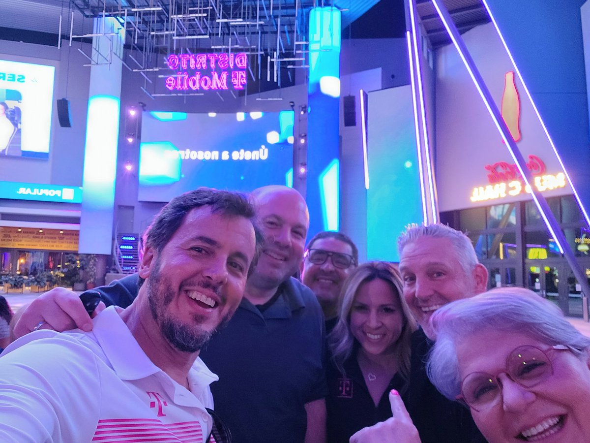 JEMartel's tweet photo. Last night with the fantastic team of @Sentowski8 @JakeUrsoPA and Jennifer Rosell at @distritotmobile! We're 👩‍🍳👨‍🍳 cooking something exciting!...more to come! https://t.co/hGo1iOt62r