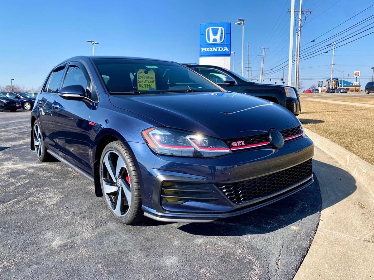 thayerhonda's tweet photo. This Volkswagen Golf GTI 2.0T is our pre-owned pick of the week! Here’s why:
✅ Leather interior
✅ One previous owner
✅ Power moonroof
✅ Good fuel economy
✅ 6-speed manual
✅ Clean Carfax
Check it out at Thayer Honda in BG! #ThinkThayer
#VolkswagenGolf #GTI https://t.co/uXWqs6mIIv