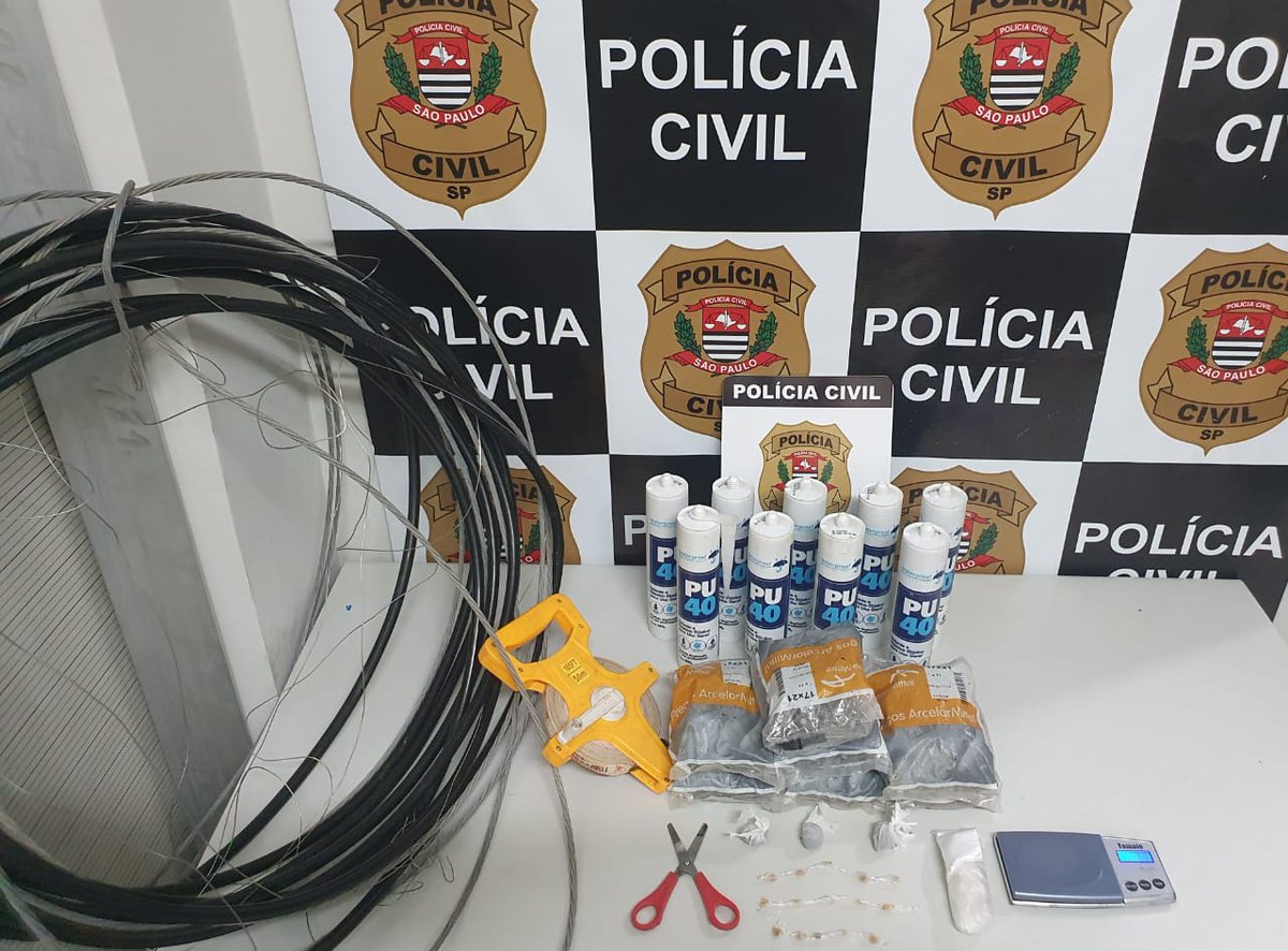 Policia_Civil's tweet photo. Polícia Civil prende traficante em Presidente Prudente
https://t.co/Nu0Y6oRtcw
#PCSP #PoliciaCivilSP #Deinter8 https://t.co/1yLRJcMwAS