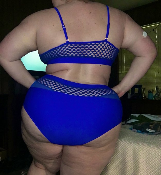 HUMP DAY!   Did someone say spring break??   Where are we going?  Link below snd in bio. Xoxo https://t