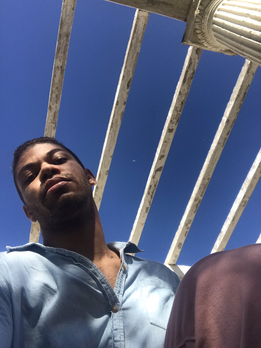 lemsy96's tweet photo. I’m so bored #Habana #vedado #brillo #staragain #Centro Historico #AlMomento https://t.co/PJ2qov6YLw