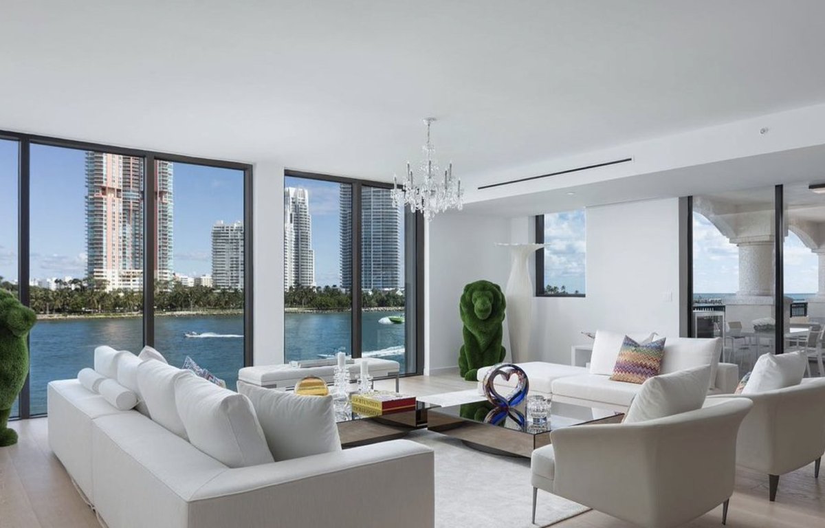 ONESIR's tweet photo. Your home in paradise. This Fisher Island condo at Palazzo Della Luna is all luxury. It features floor-to-ceiling windows, private pool deck, and gorgeous water views. #ONESIRListing #FisherIandRealEstate https://t.co/EIUnu31pFy