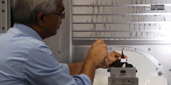 Saratech's tweet image. Watch SIXDIGMA&apos;s Edwin Gasparraj demonstrate adaptive machining. Edwin uses NX CAM to program a Grob 5-axis CNC machine with a Sinumerik 840D control and a BLUM DIGILOG touch probe to machine a complex airfoil. #digitalmachineshop oal.lu/3z9wU