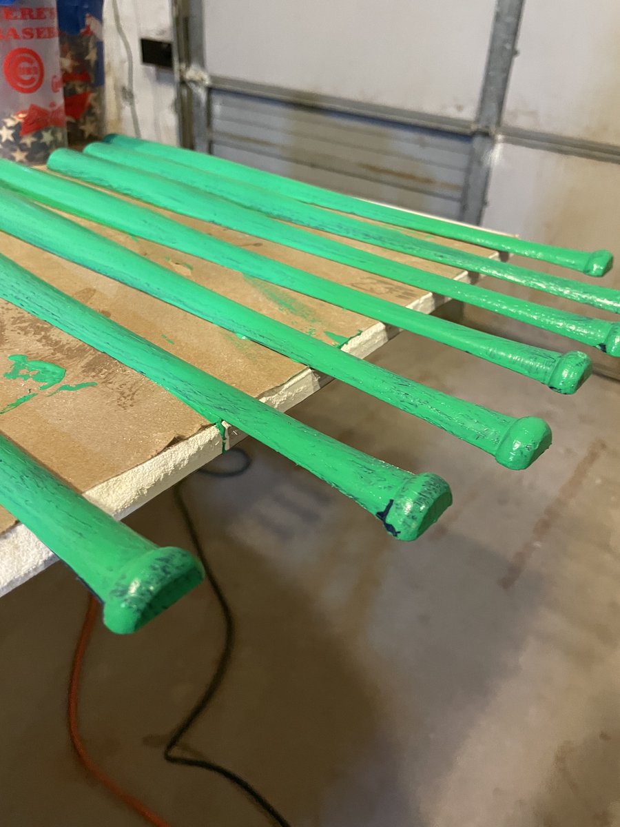 BJDBatFlags's tweet photo. We've been super busy with several custom orders over the last month. Here we have the custom @hellocountry Bat Flags that our friends at @PaulDavisCTIL have given out to agents in central Illinois. More pictures to follow!

#BJDBatFlags #BatFlags #StarsandStripes #AmericanFlag https://t.co/XaTvN3P3R3