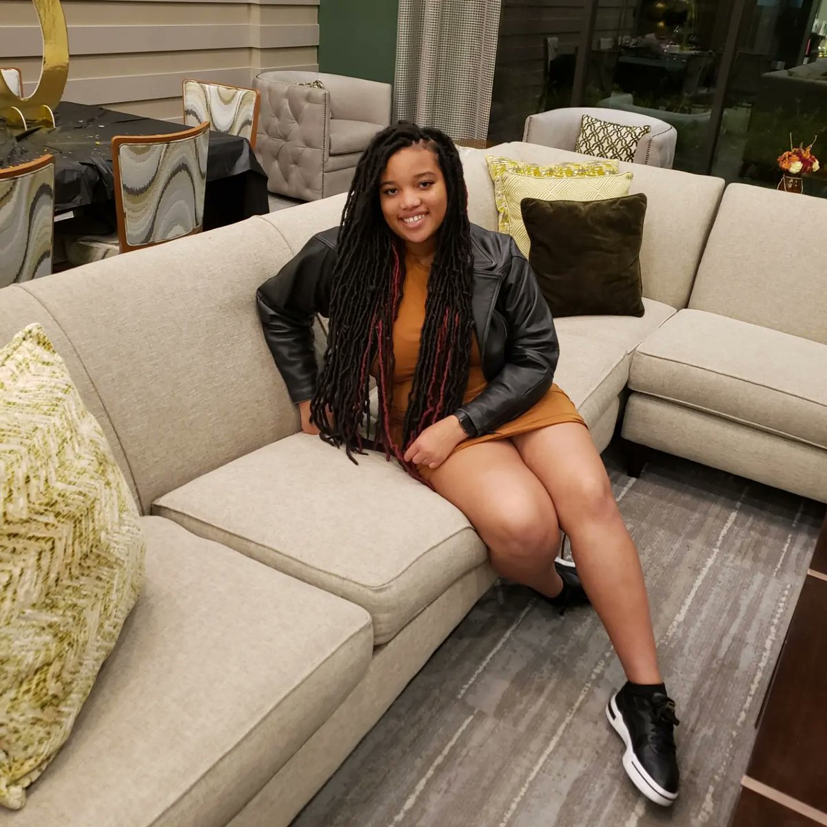 MsBobbiJohnson's tweet photo. Happy 18th Birthday to my princess!! Mommy loves you!😍 https://t.co/Zbf5QlPVEJ