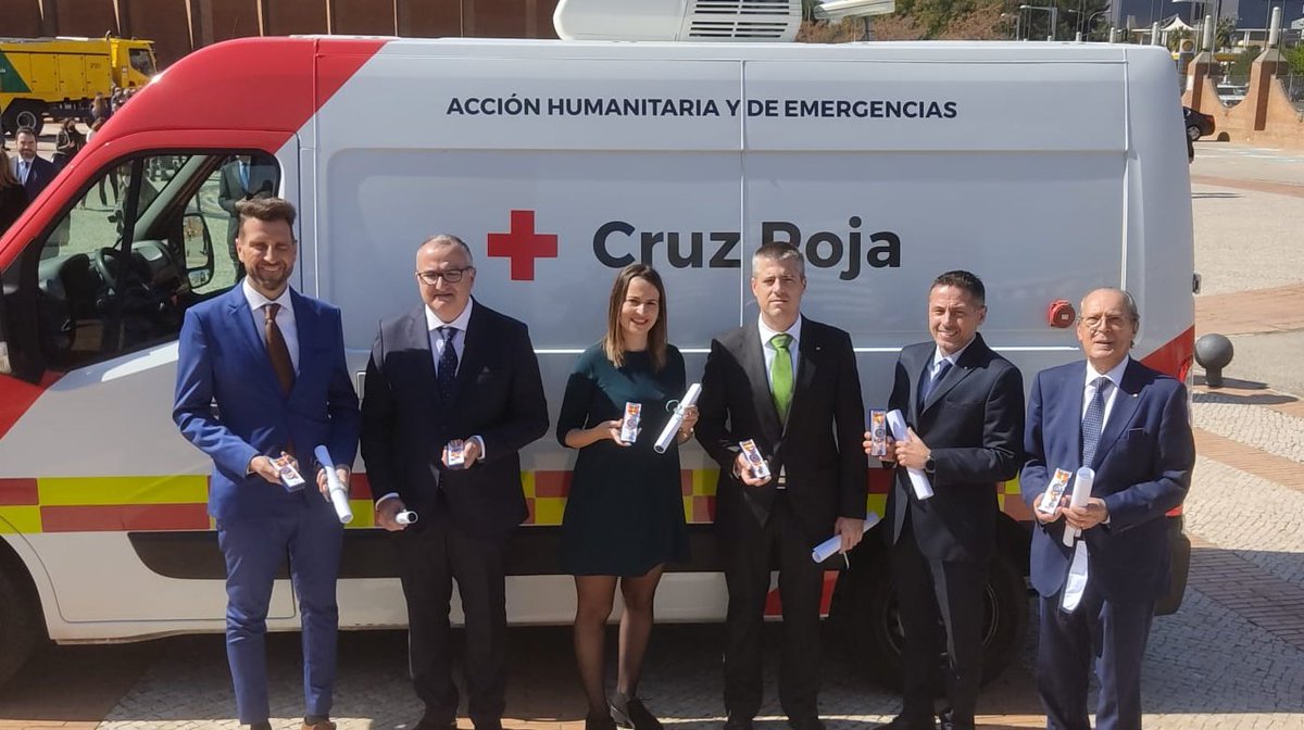 CruzRojaAND's tweet photo. Reciben medallas:
✔️@CruzRojaHuelva y su Pdte Juan José Blanco
✔️Samuel Linares coordinador @CREMalaga
✔️Javier Gil coord. @cruzrojaca
✔️Carmen Moreno responsable #Salud en Andalucia
✔️Joaquín Cruz voluntario de @CruzRojaSevilla
✔️Andrés Hernández responsable de #Socorros Sevilla https://t.co/OfsYxC5hNt