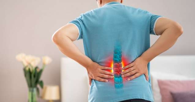 Болит поясница. Зона между лопаток. Межлопаточная область спины. Ощущения в спине отдающие в. Болит спина.