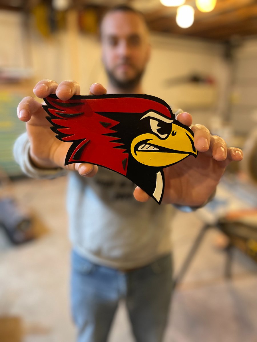 BJDBatFlags's tweet photo. One of our favorite designs to date is the @ISURedbirds Bat Flag! The Redbird looks sharp and we were happy to present these flags today at Redbird Arena. 

#BJDBatFlags #BatFlags #StarsandStripes #AmericanFlag #Redbirds #BacktheBirds https://t.co/MlqgzRRLsf