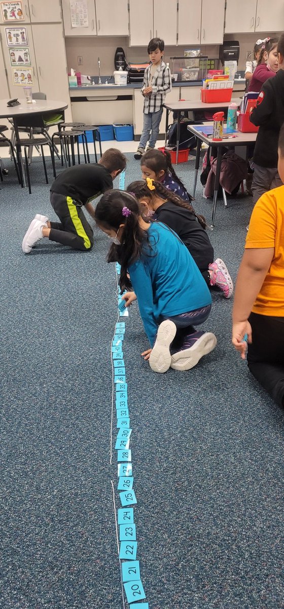 EGhananim's tweet photo. Growing the green! Problem solving using manipulatives and building numberless! @TippsElementary @TippsFirstGrade @FeliciaWT  @CyFairISD #tippstribe #allgreenhere https://t.co/MHsxnrGZVR