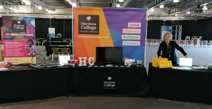 CollegeHarrison's tweet photo. #ODLive ready!
#NCW2022
Doncaster Chamber
#bemorerhino#scalextric
#LEGO
#scalextrix https://t.co/l2EI88O5vj