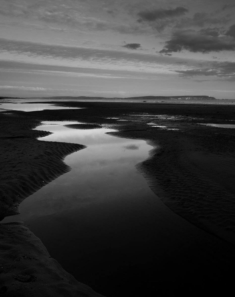 Matt_Pinner's tweet image. Let me know your favourite shot

1,  Durdle Door 
2, B&amp;amp;W Highcliffe Beach 
3, Highcliffe sunset 
4, Hengistbury head Sunrise 

Some of my latest work taken with @CanonUKandIE 5DIV 📸 &amp;amp; @LEEFilters  

#Dorset 

#Canon #ThinkLee