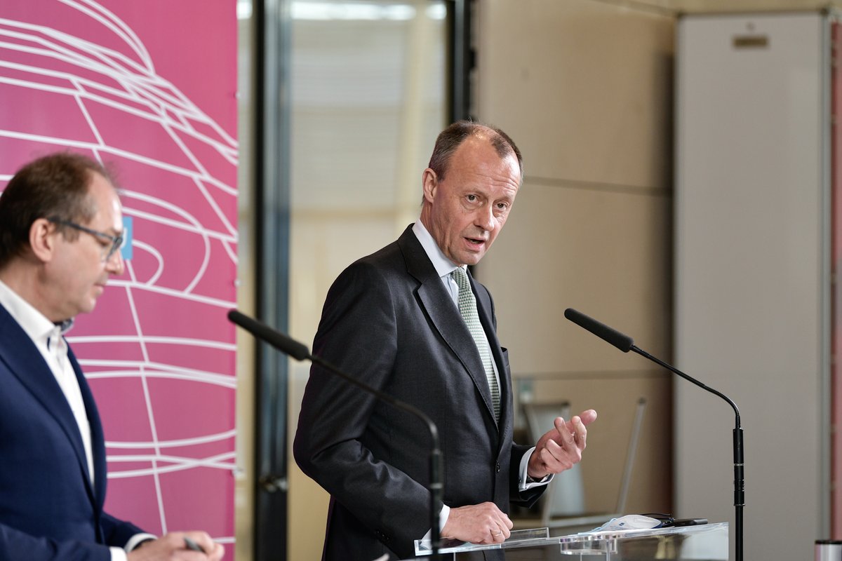 cducsubt's tweet photo. Keinen weiteren Bezug von Gas aus #NordStream1. Das forderte @_FriedrichMerz im #LiveStatement nach der Vorstandssitzung der @cducsubt. Dies wäre eine neue Qualität der #Sanktionen, so unser Fraktionschef. https://t.co/3ly9ZTgWmZ